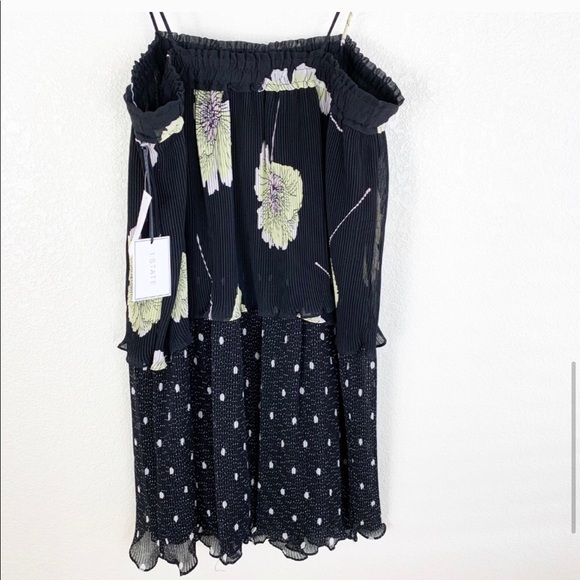 1. State NWT Pleated Floral Dress - Picture 5 of 5